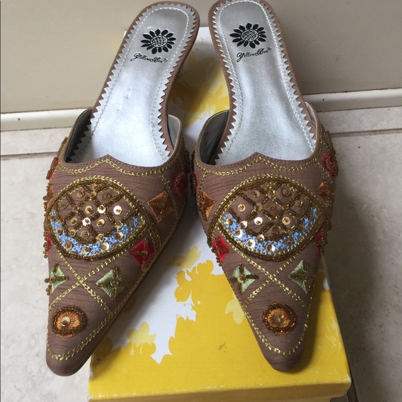 Yellow box Mules - Picture 1 of 4